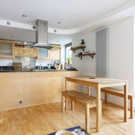 Peaceful Modern 2 Bedroom Flat With Water Views London Exterior foto