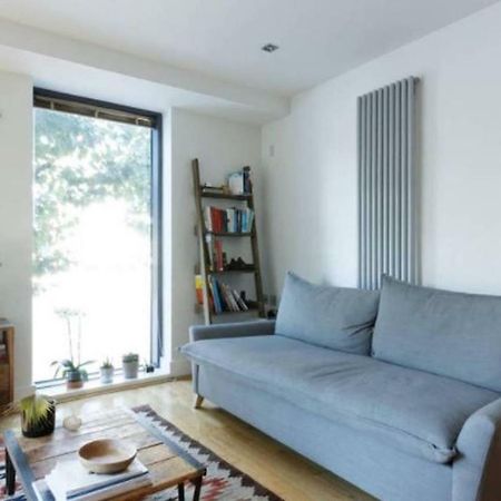 Peaceful Modern 2 Bedroom Flat With Water Views London Exterior foto