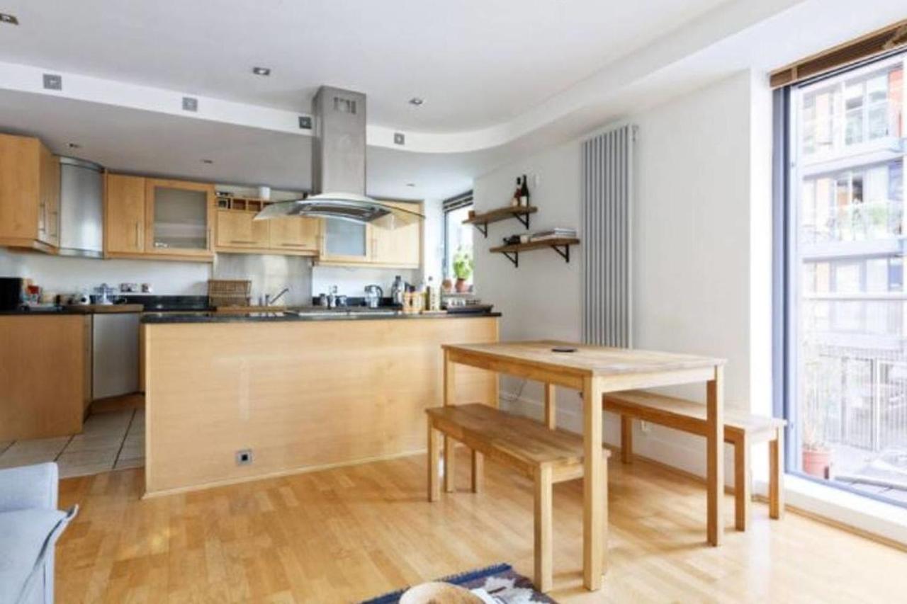 Peaceful Modern 2 Bedroom Flat With Water Views London Exterior foto