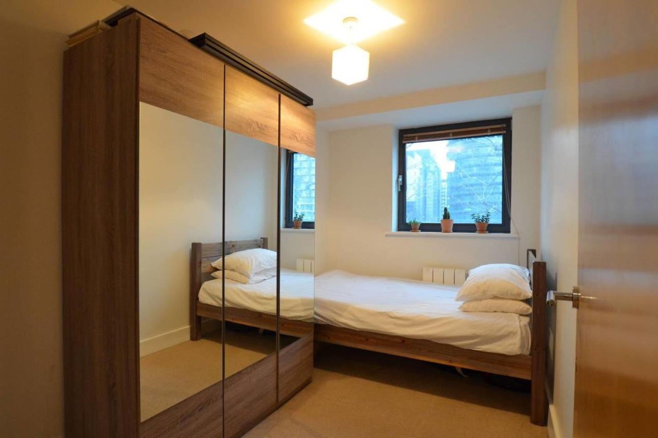 Peaceful Modern 2 Bedroom Flat With Water Views London Exterior foto