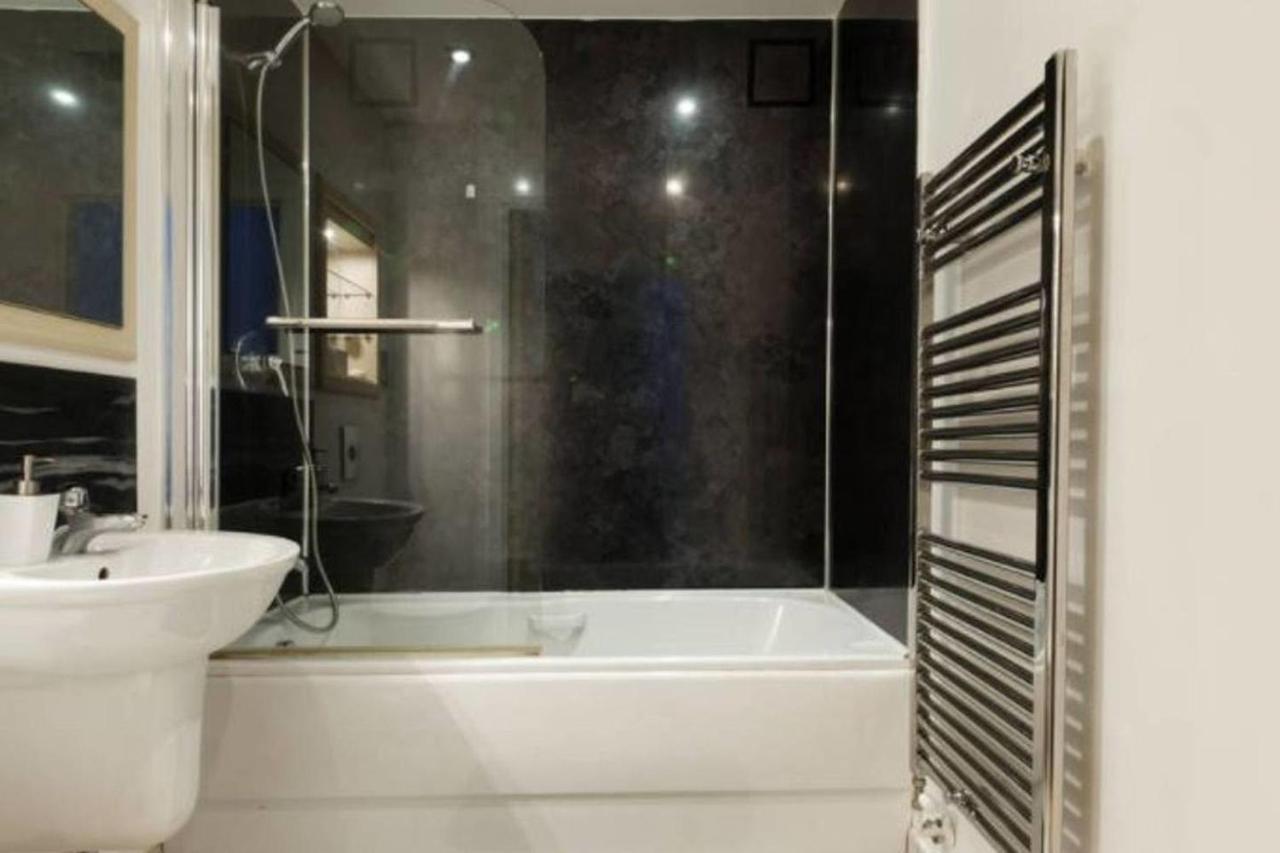 Peaceful Modern 2 Bedroom Flat With Water Views London Exterior foto